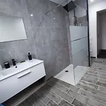 Maison Tout Confort Avec 2 Appartements Separes Ou Associes , Salle De Jeux Et Grande Terrasse Lucey