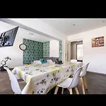 Maison Tout Confort Avec 2 Appartements Separes Ou Associes , Salle De Jeux Et Grande Terrasse *