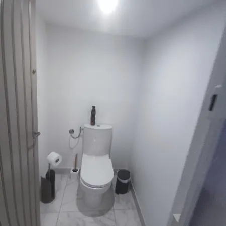 Maison Confort Avec 2 Separes Ou Associes , Salle De Jeux Et Grande Terrasse * Lucey