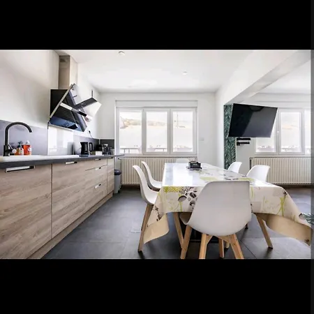 Maison Confort Avec 2 Separes Ou Associes , Salle De Jeux Et Grande Terrasse Apartman Lucey