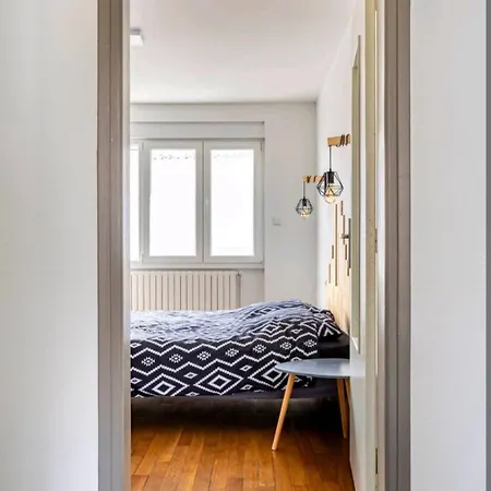 Maison Tout Confort Avec 2 Appartements Separes Ou Associes , Salle De Jeux Et Grande Terrasse *